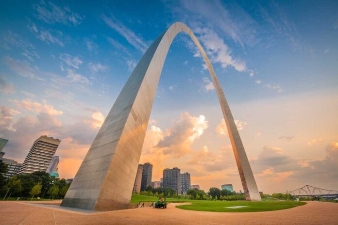 shutterstock_2157975803.jpg Missouri