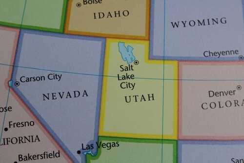 shutterstock_2502227769.jpg Map highlighting Utah and Salt Lake City
